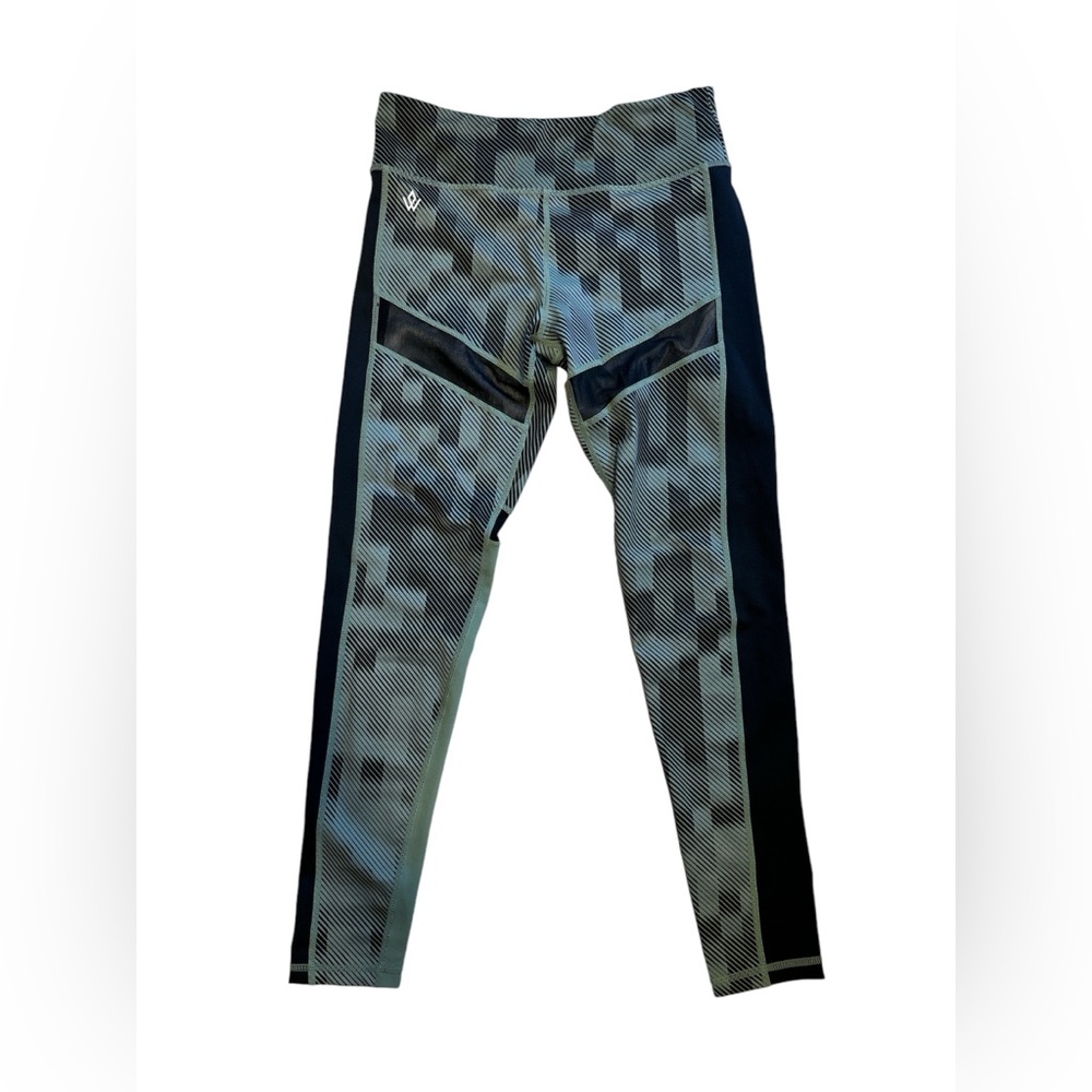 Workout Empire long leggings. Women’s size Medium